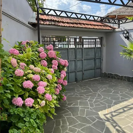 Palorto Inn Gjirokaster