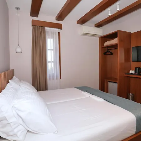 宾馆 Palorto Gjirokastër