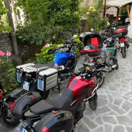 宾馆 Palorto Gjirokastër